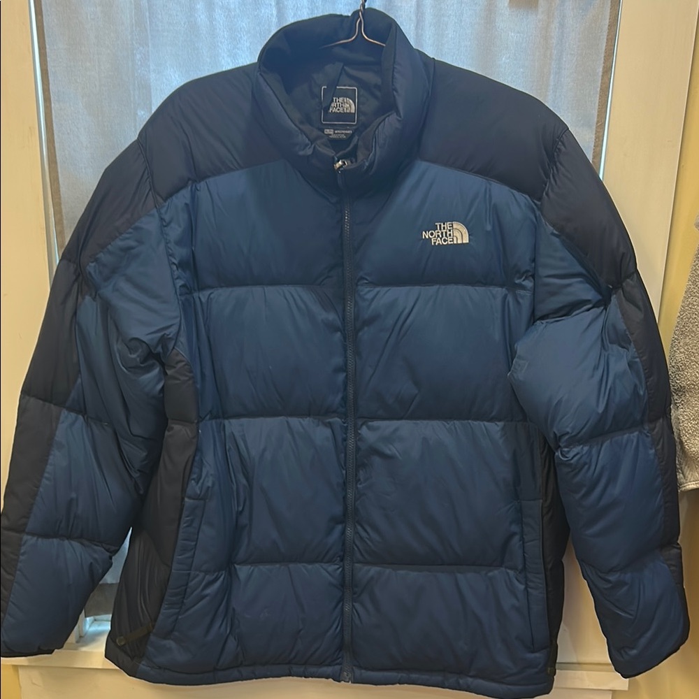 The North Face Men's Navy Puffer Jacket